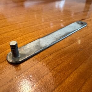 CESSNA 0411977-1 WINDOW HOLD OPEN ARM LINKAGE 0413390-23 CABIN WINDOW SUPPORT
